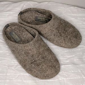 Lightly used. Natural 100% Wool Slippers w/ Arch Support.